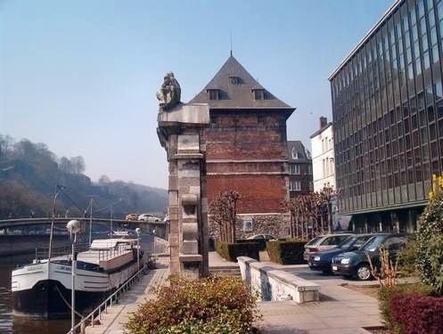 namur2003222