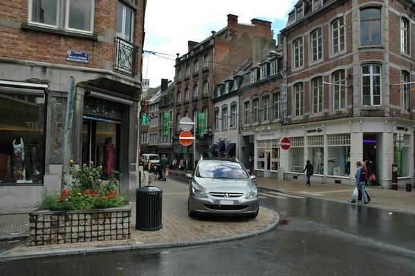 namur2004002