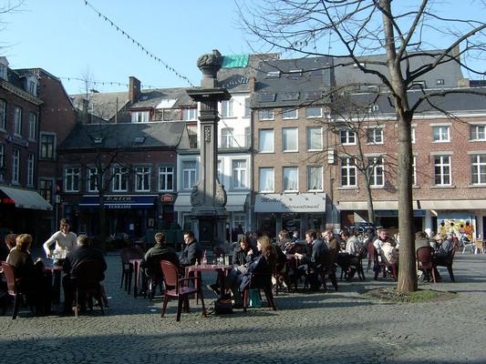 namur2004281