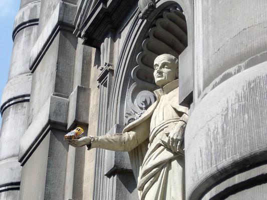 namur2004317