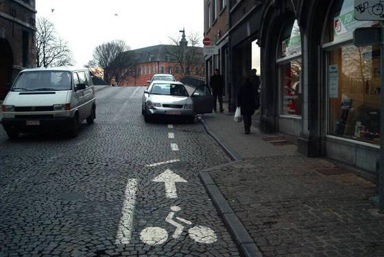 namur2004374
