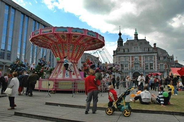 namur2004477