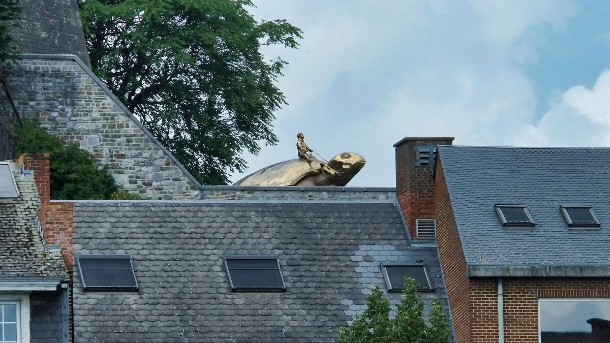 namur040819128