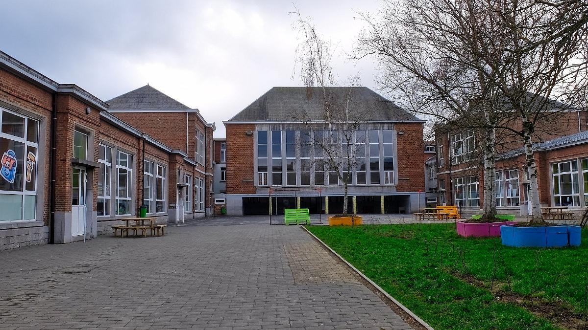 namur010418027