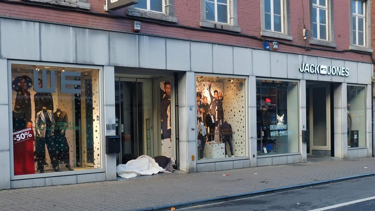 namur301218060