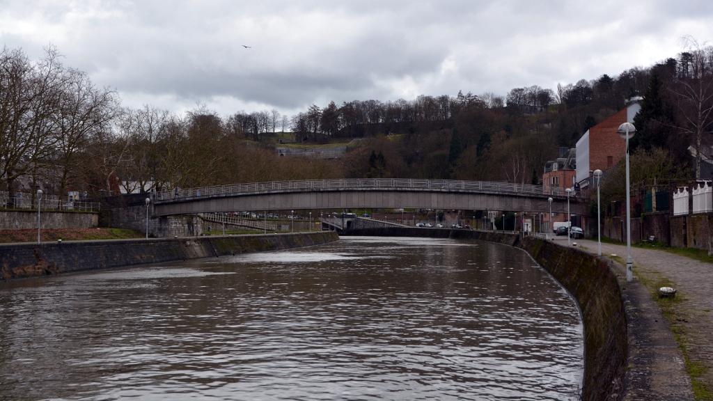 namur0902140223