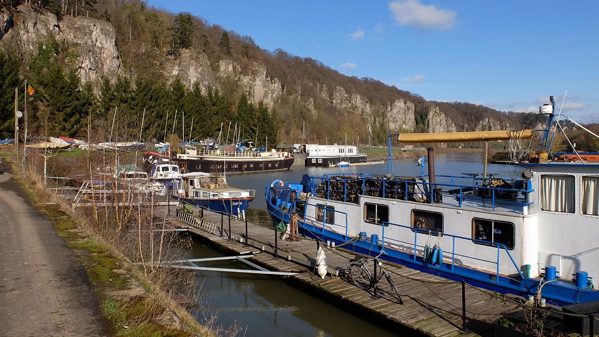 namur210216028