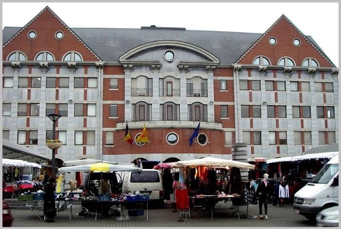 namur220106030