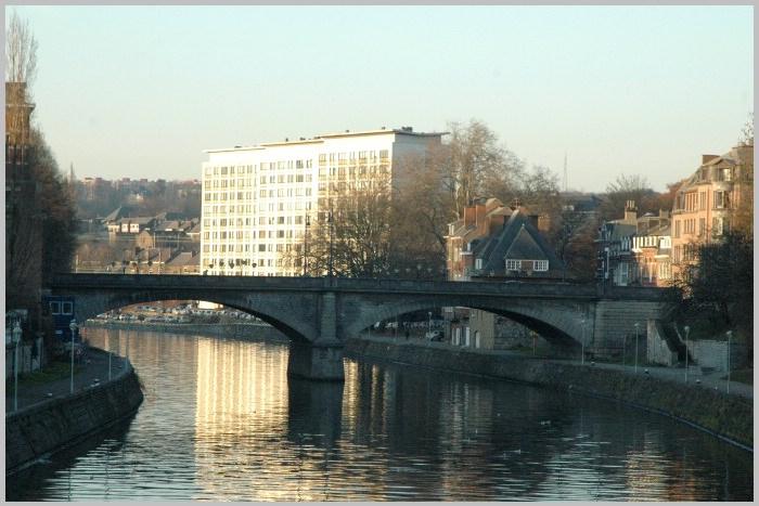 namur290106002