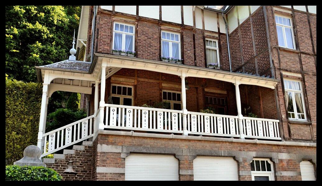 namur040710017