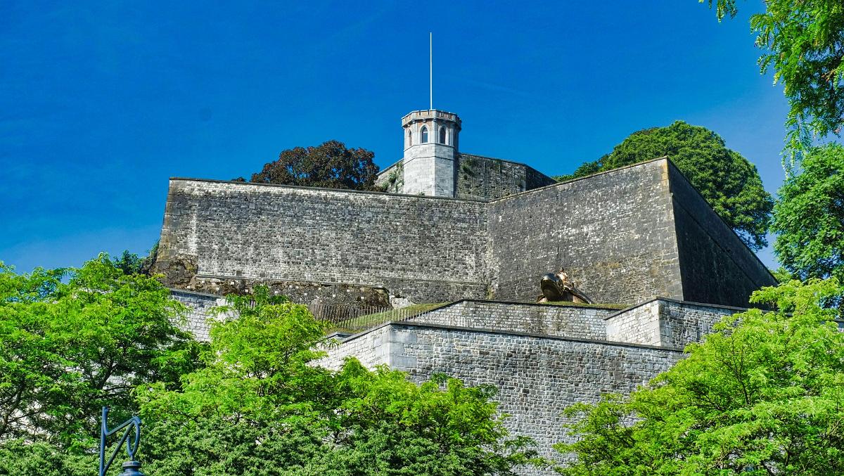 namur1006180035