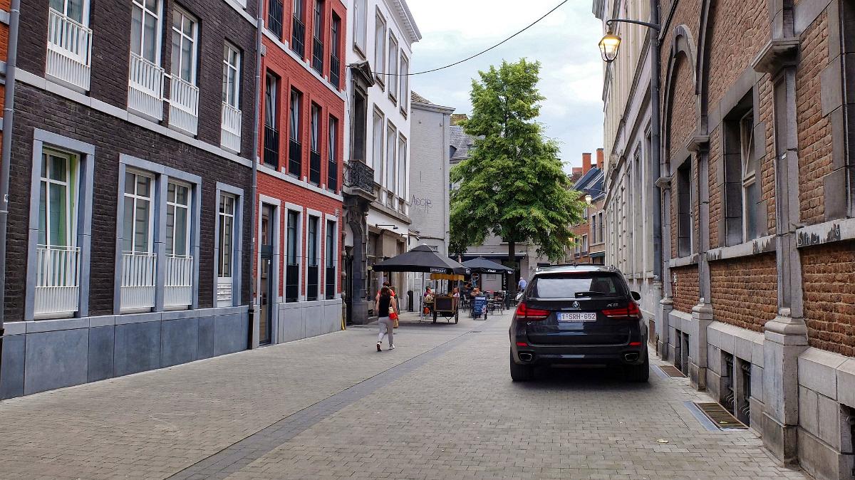 namur1006180095