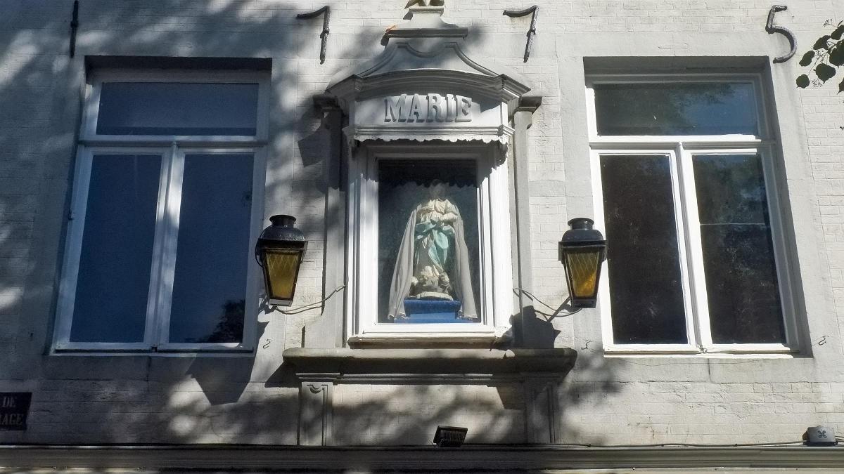 namur090619006