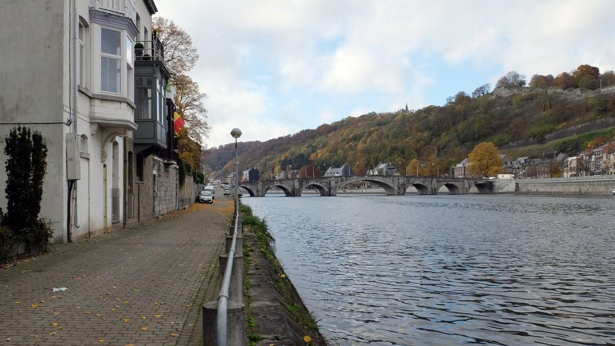 namur011115053