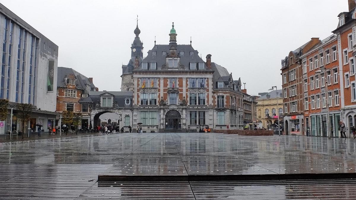 namur1111180010