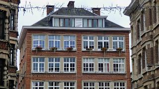 namur061019035